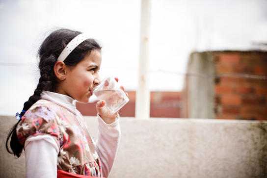 Enfant - Eau potable - Verre - Tanger